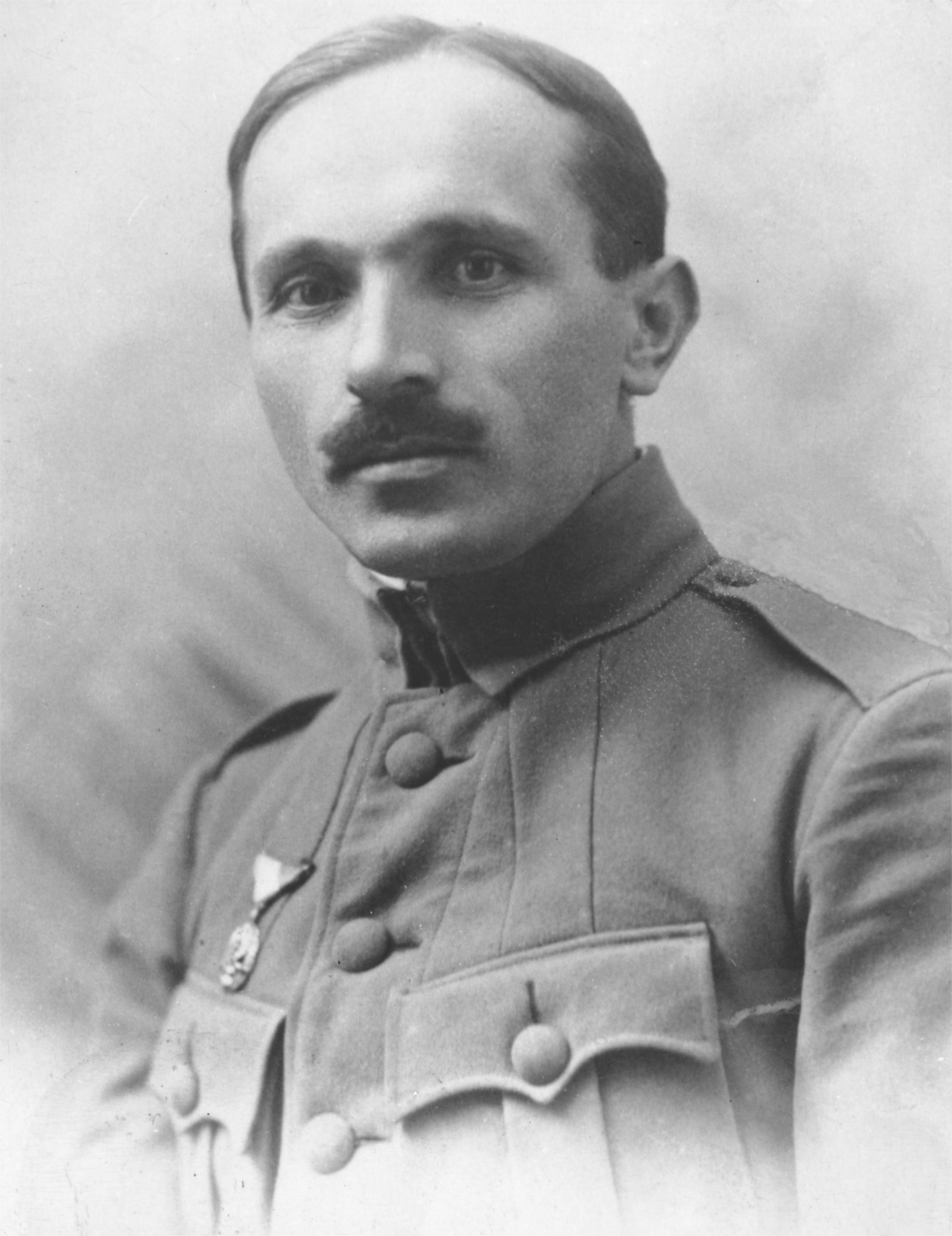 Karol Pawluś w mundurze dowborczyka  (w zbiorach Muzeum Harcerskiego w Zakopanem)